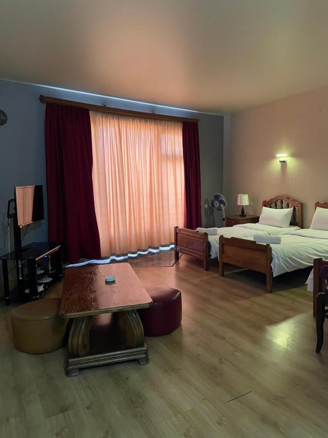 Hotel Era Tbilisi Bagian luar foto
