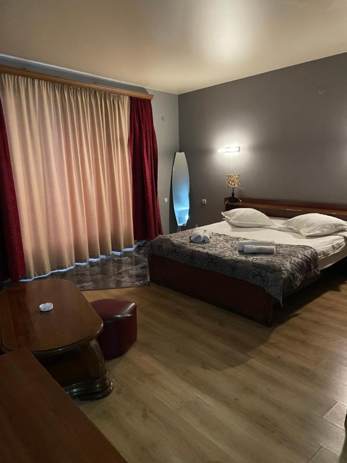 Hotel Era Tbilisi Bagian luar foto